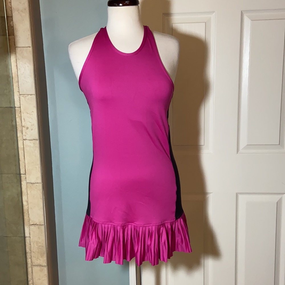 Like new inphorm pleated hem tennis dress